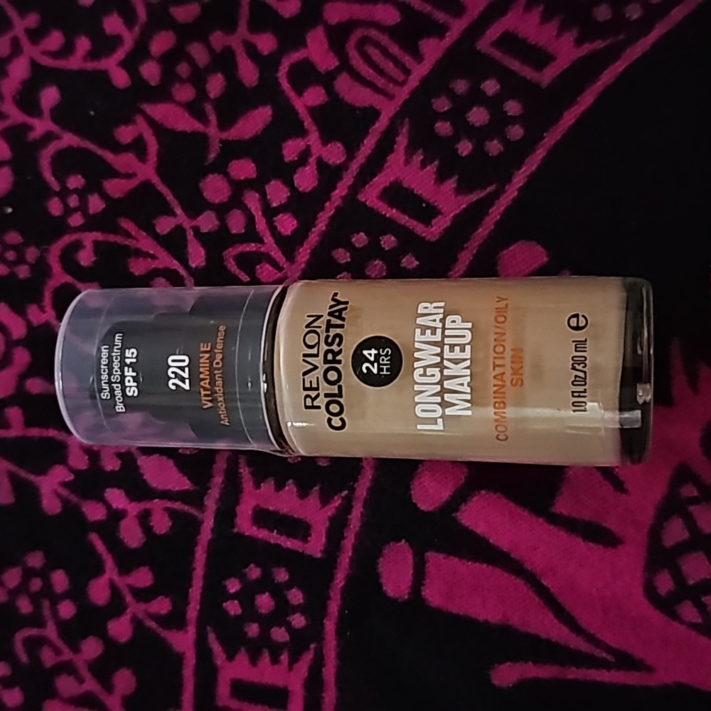 Revlon 24-hours Colorstay longwear foundation